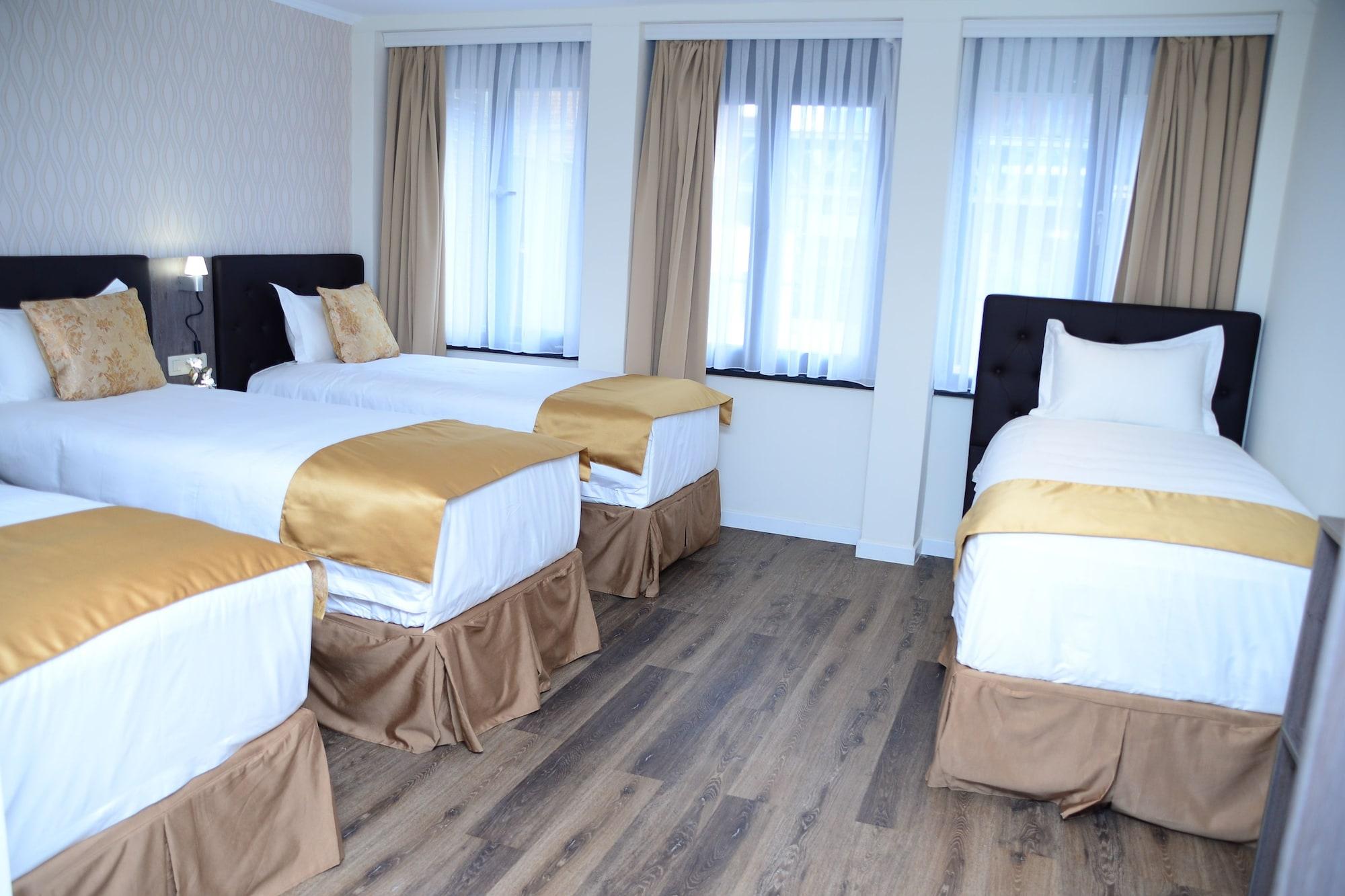 The Helmet Hotel Saint-Josse-ten-Noode Екстер'єр фото