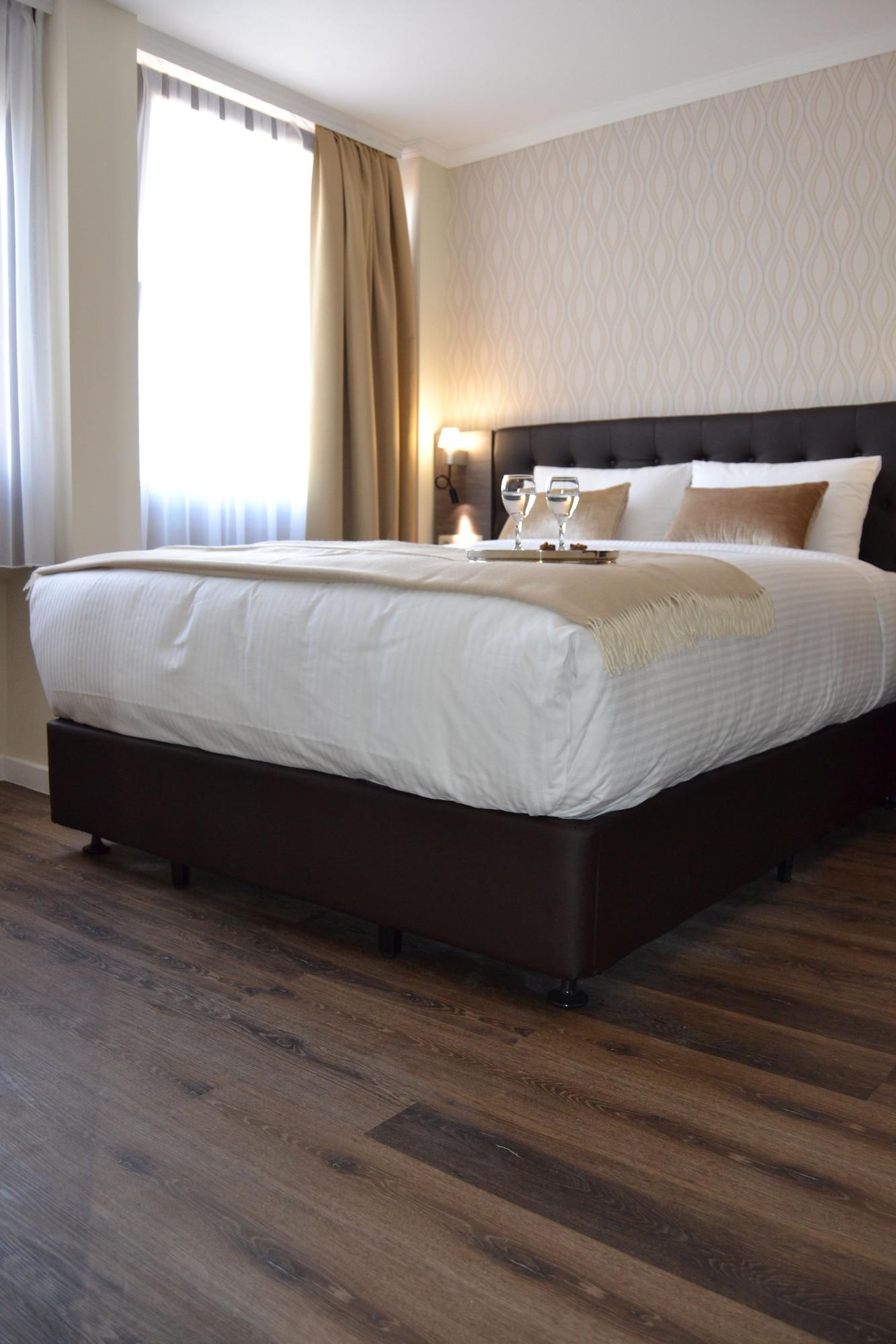 The Helmet Hotel Saint-Josse-ten-Noode Екстер'єр фото