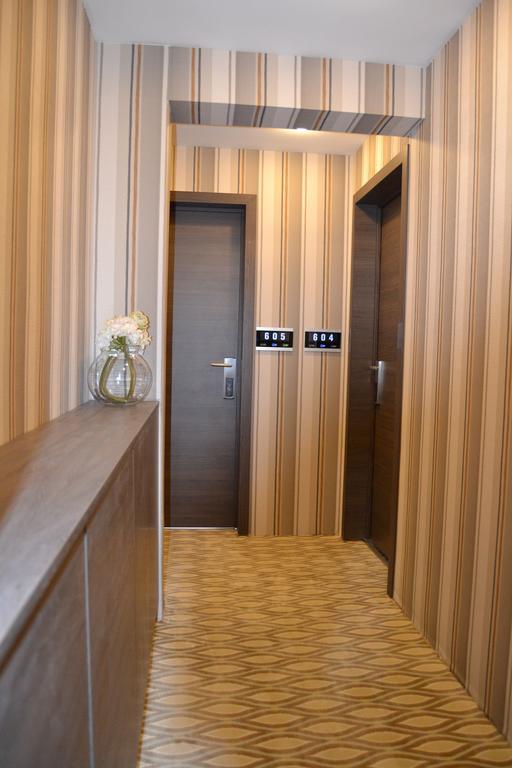 The Helmet Hotel Saint-Josse-ten-Noode Екстер'єр фото